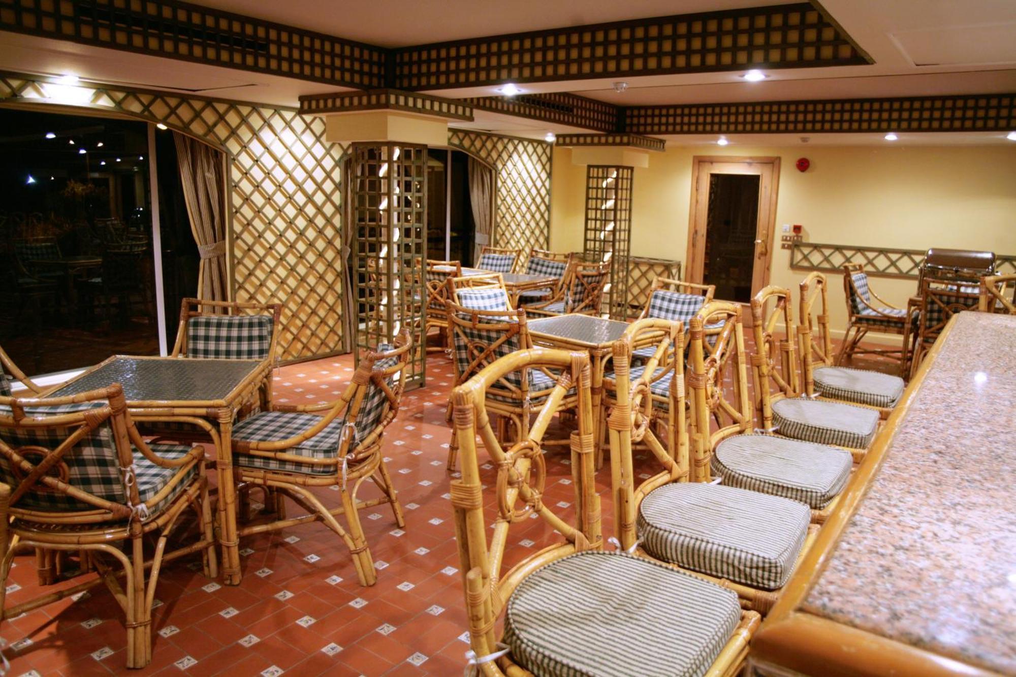 Moevenpick Prince Abbas Lake Nasser Cruise, Every Monday Four Nights From Aswan, Every Friday Three Nights From Abu-Simbel - Including Excursions And Sightseeing מראה חיצוני תמונה
