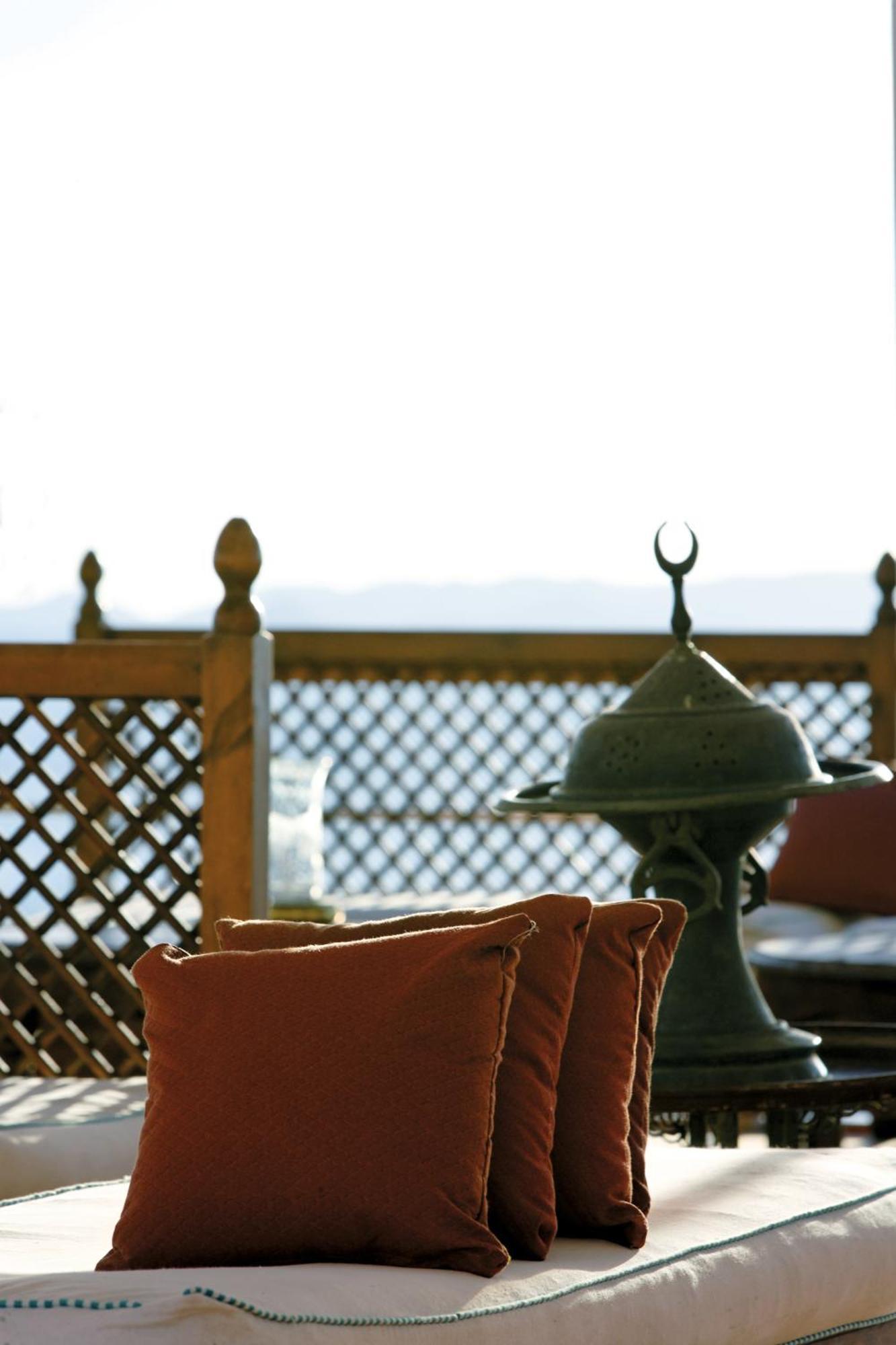 Moevenpick Prince Abbas Lake Nasser Cruise, Every Monday Four Nights From Aswan, Every Friday Three Nights From Abu-Simbel - Including Excursions And Sightseeing מראה חיצוני תמונה